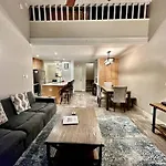 Rustic Modern Condo - Close To Village - Sleeps 10