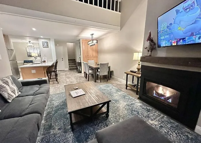 Rustic Modern Condo - Close To Village - Sleeps 10