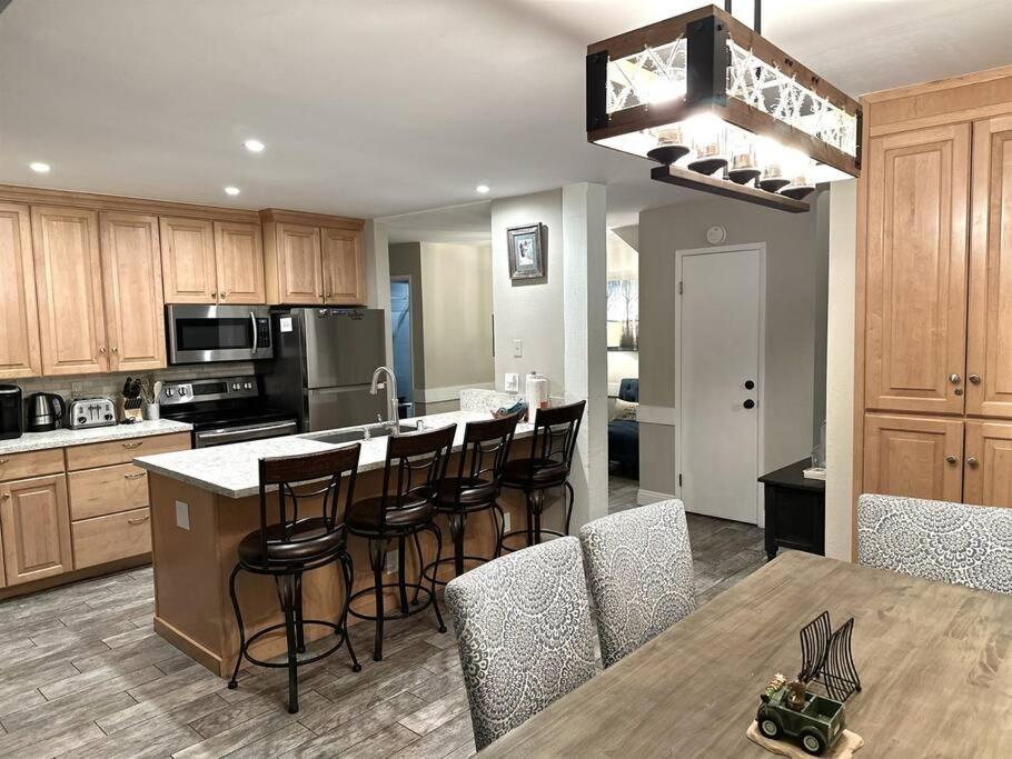 Rustic Modern - Close To Village - Sleeps 10 Mammoth Lakes