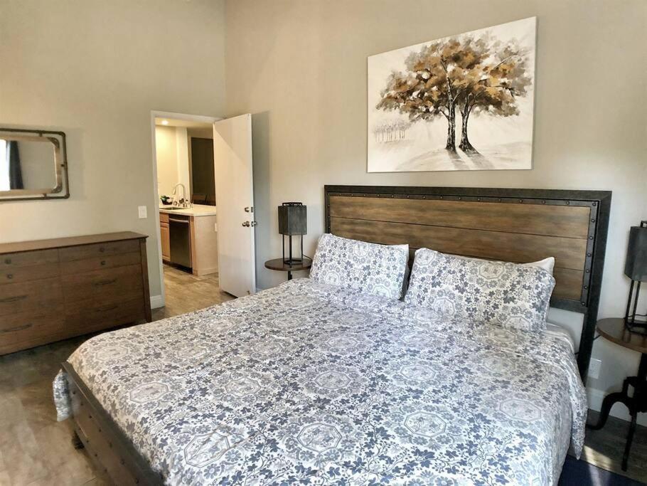 Rustic Modern - Close To Village - Sleeps 10